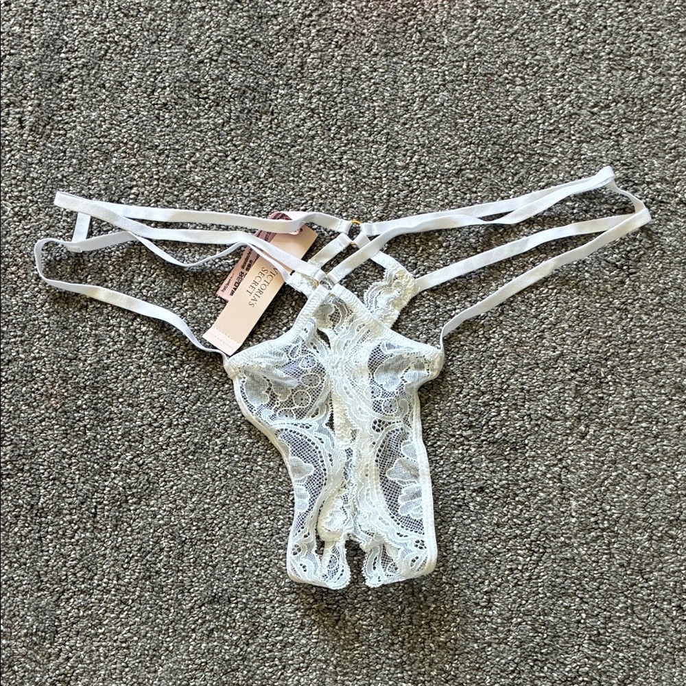 Victoria’s Secret Lace Strappy Thong Panty in Ivory